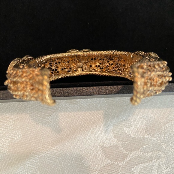 CHANEL gold-tone bangle bracelet - Picture 3 of 6